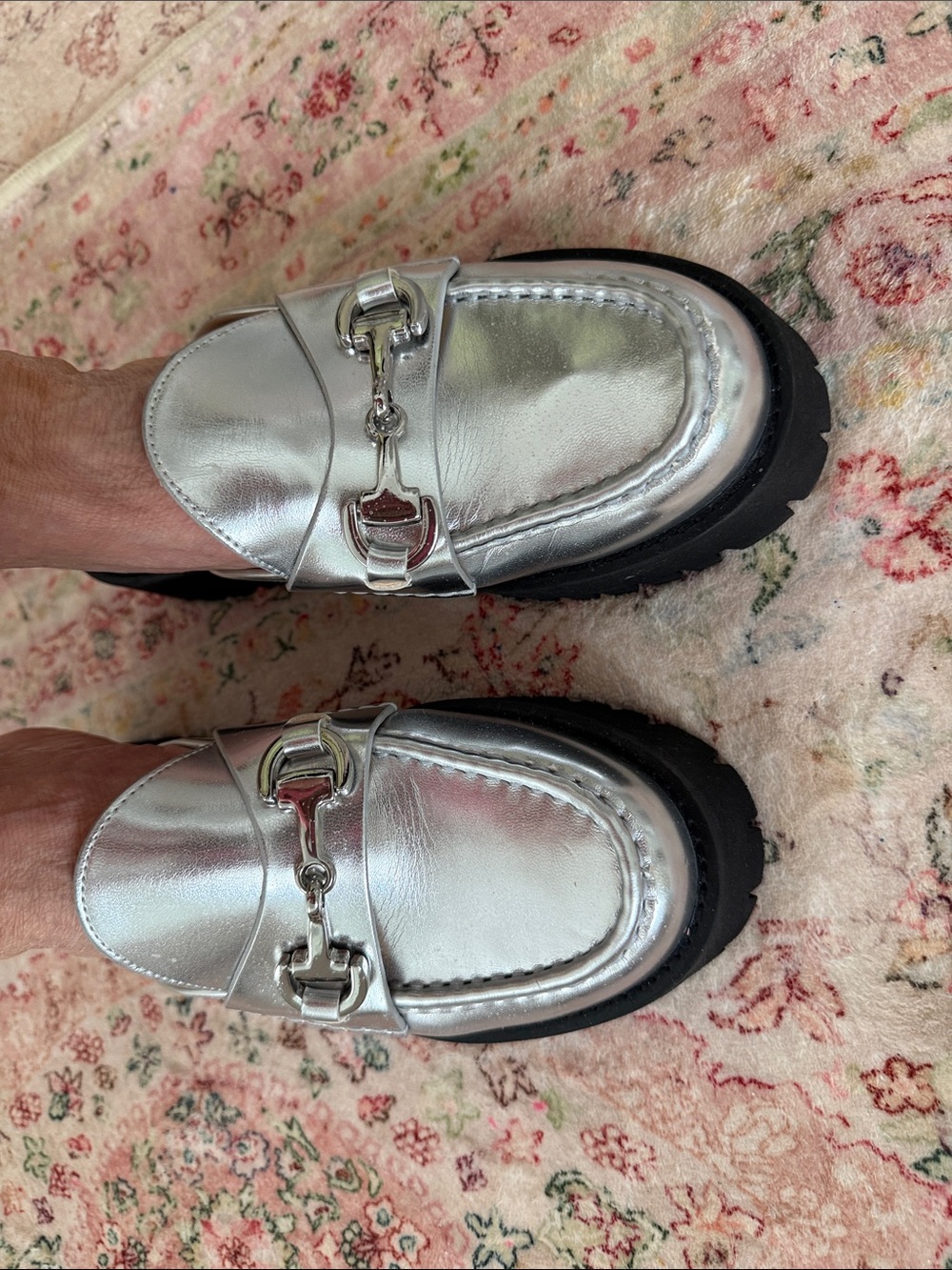 Nine W. metallic silver clogs mules size 6 1/2